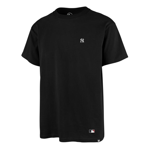 The model is wearing this MLB New York Yankees Base Runner ’47 T-Shirt in black. 1