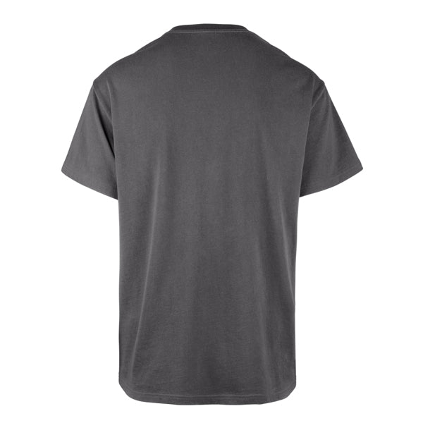 The model is wearing this MLB New York Yankees Base Runner Echo ’47 T-Shirt in black. 2