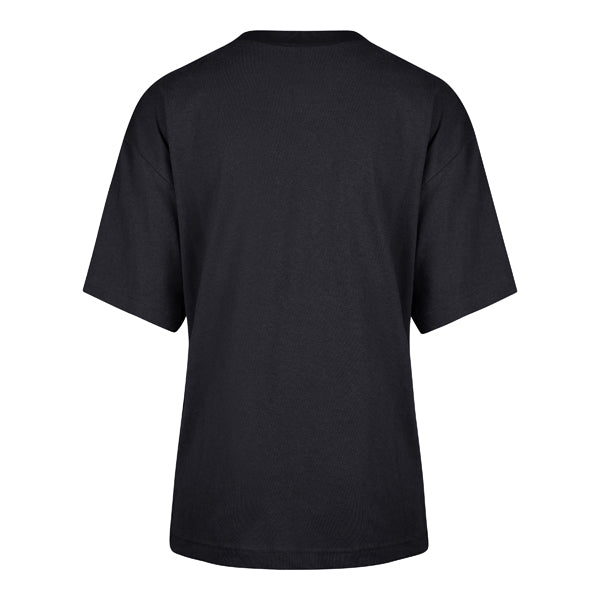 The model is wearing this MLB New York Yankees Womens Scatter Star ’47 Foundation T-Shirt in navy. 2