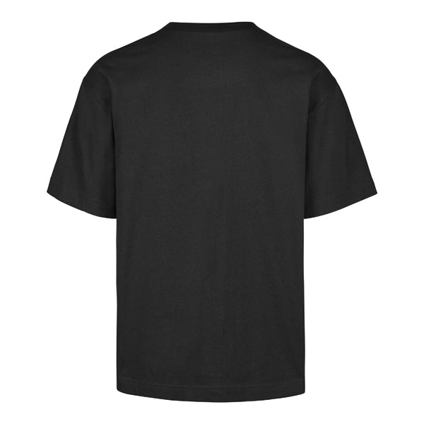 The model is wearing this MLB Oakland Athletics Speed Burst ’47 Foundation T-Shirt in black. 2