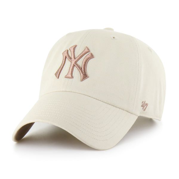 Pictured is this MLB New York Yankees Ballpark ’47 CLEAN UP cap in natural. 1