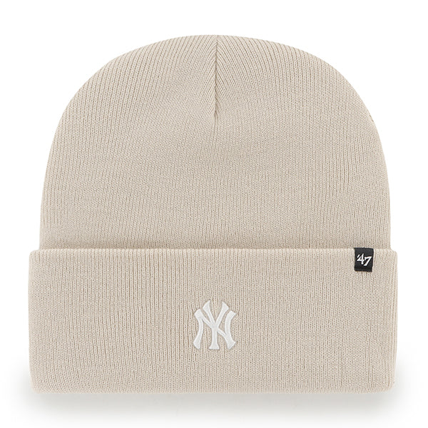 Pictured is this MLB New York Yankees Base Runner ’47 CUFF KNIT beanie cap in beige. 1