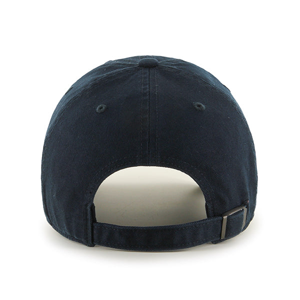 Pictured is this MLB Boston Red Sox Base Runner ’47 CLEAN UP cap in navy. 2