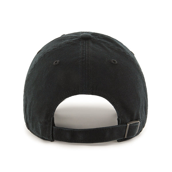 Pictured is this MLB New York Yankees Base Runner '47 CLEAN UP cap in black. 2