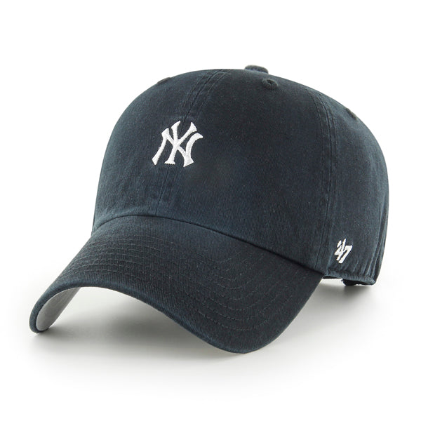 Pictured is this MLB New York Yankees Base Runner ’47 CLEAN UP cap in black. 1