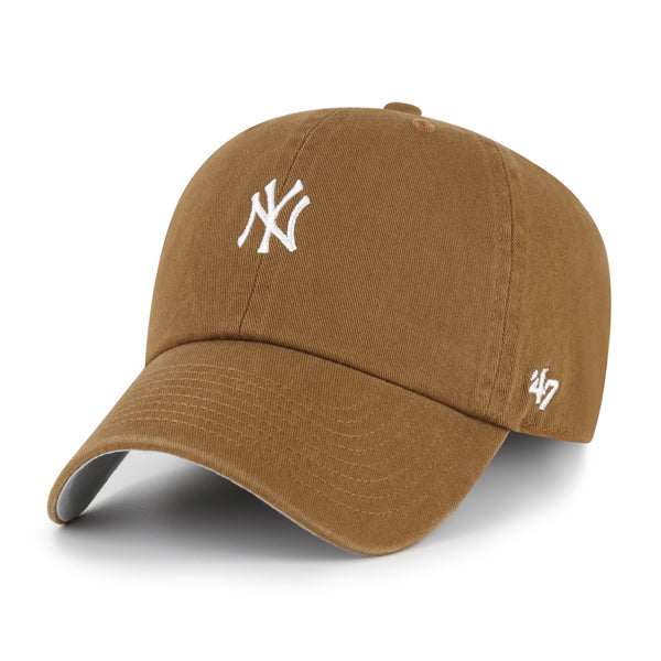 Pictured is this MLB New York Yankees Base Runner ’47 CLEAN UP cap in brown. 1