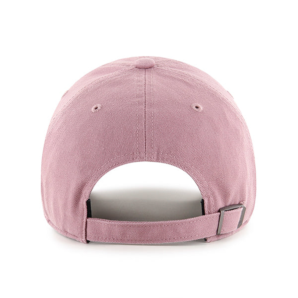 Pictured is this MLB New York Yankees Base Runner '47 CLEAN UP cap in pink. 2