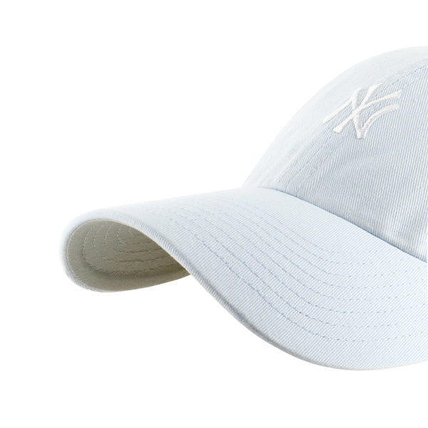 Pictured is this MLB New York Yankees Base Runner '47 CLEAN UP cap in light blue. 3