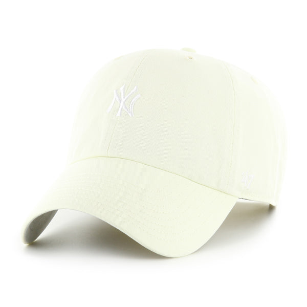 Pictured is this MLB New York Yankees Base Runner ’47 CLEAN UP cap in yellow. 1