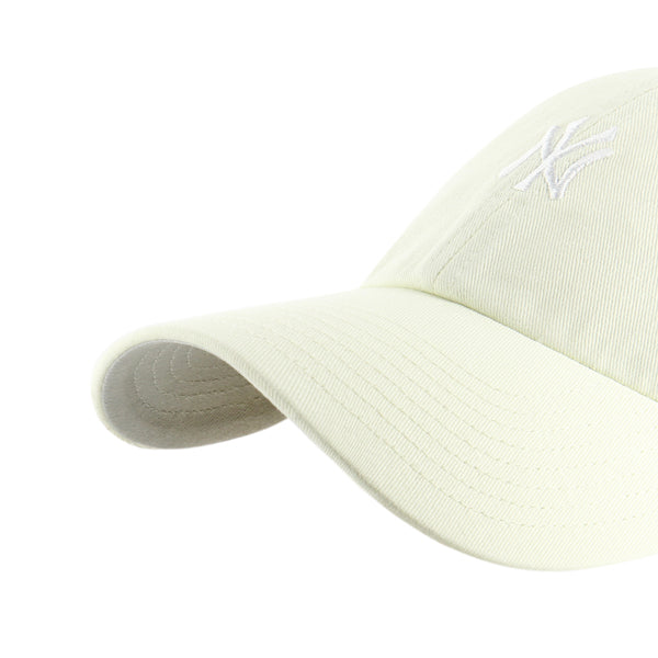 Pictured is this MLB New York Yankees Base Runner ’47 CLEAN UP cap in yellow. 3