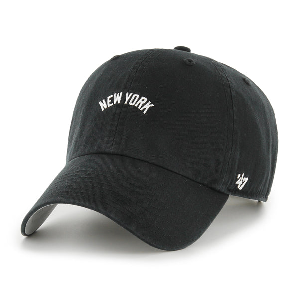 Pictured is this MLB New York Yankees Script Base Runner ’47 CLEAN UP cap in black. 1