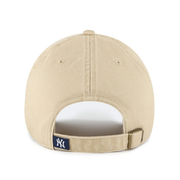 Pictured is this MLB New York Yankees Critter Kids ’47 CLEAN UP cap in beige/khaki. 2