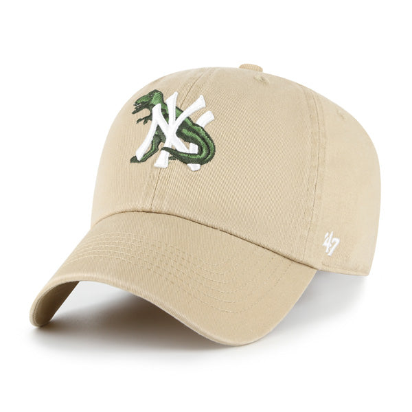 Pictured is this MLB New York Yankees Critter Kids ’47 CLEAN UP cap in beige/khaki. 1