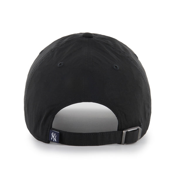 Pictured is this MLB New York Yankees Eight Bit Hero ’47 CLEAN UP cap in black. 2
