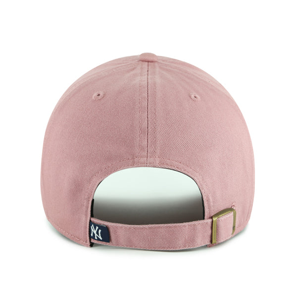 Pictured is this MLB New York Yankees Icon ’47 CLEAN UP cap in pink. 2