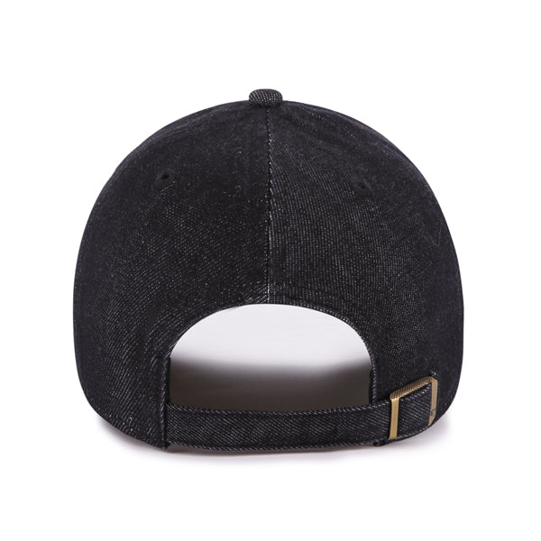 Pictured is this MLB New York Yankees Lennon ’47 CLEAN UP cap in black. 2