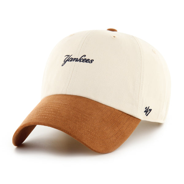 Pictured is this MLB New York Yankees Script Suede Visor ’47 CLEAN UP cap in natural. 1
