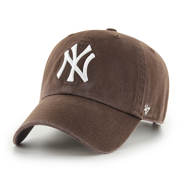 Pictured is this MLB New York Yankees ’47 CLEAN UP cap in dark brown. 1