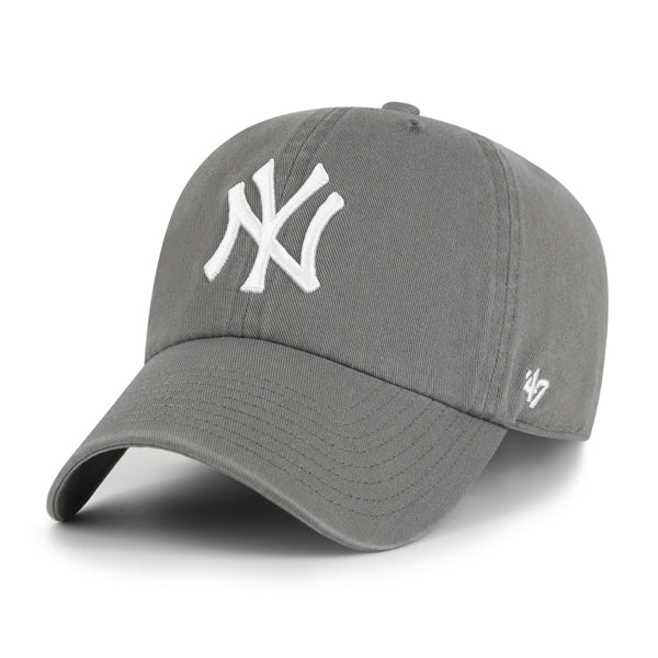 Pictured is this MLB New York Yankees ’47 CLEAN UP cap in Dark grey. 1