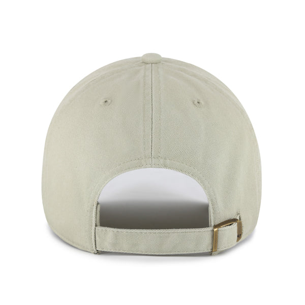 Pictured is this MLB New York Yankees ’47 CLEAN UP cap in grey. 2