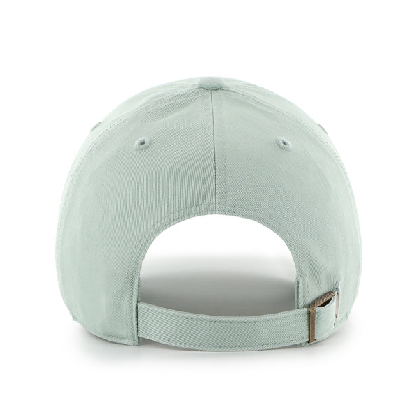 Pictured is this MLB New York Yankees ’47 CLEAN UP cap in green. 2