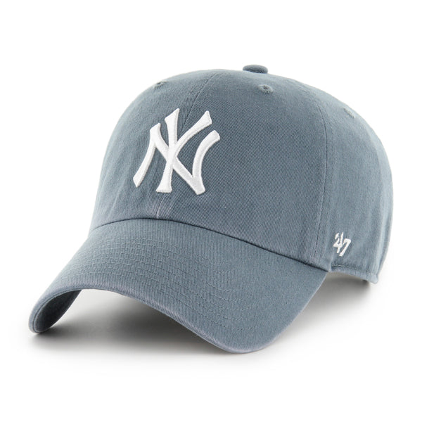 Pictured is this MLB New York Yankees ’47 CLEAN UP cap in medium blue. 1