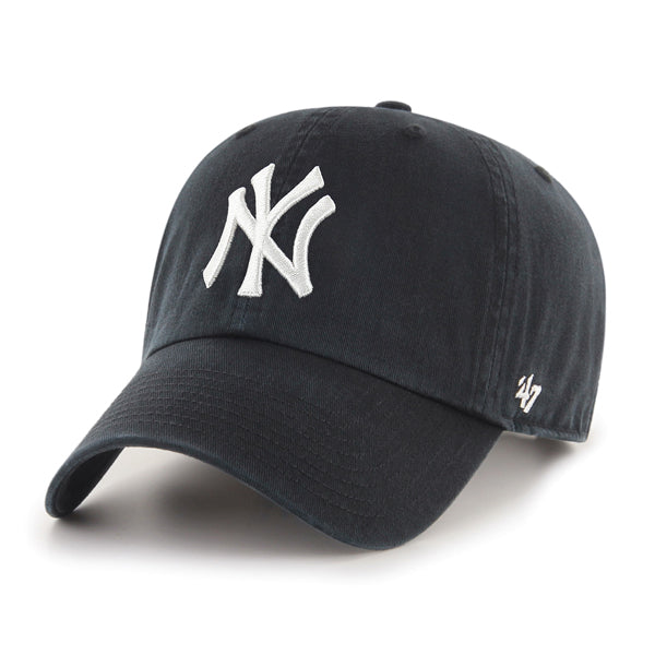 Pictured is this MLB New York Yankees ’47 CLEAN UP cap in black. 1