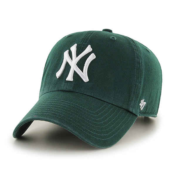 Pictured is this MLB New York Yankees ’47 CLEAN UP cap in dark green. 1
