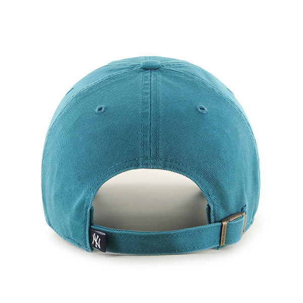Pictured is this MLB New York Yankees ’47 CLEAN UP cap in dark teal. 2