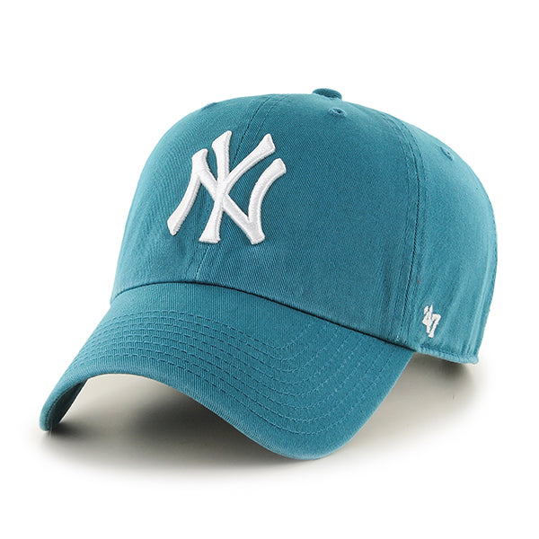 Pictured is this MLB New York Yankees ’47 CLEAN UP cap in dark teal. 1