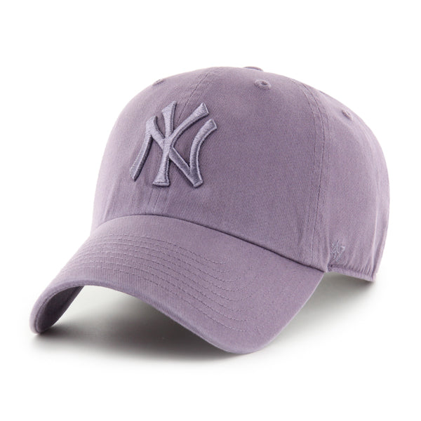 Pictured is this MLB New York Yankees ’47 CLEAN UP cap in pastel purple. 1