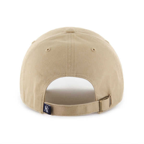 Pictured is this MLB New York Yankees ’47 CLEAN UP cap in beige. 2