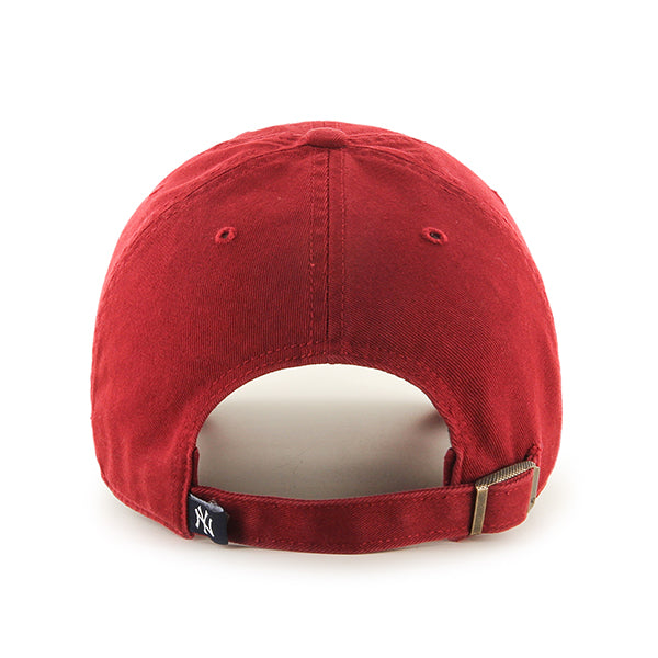 Pictured is this MLB New York Yankees ’47 CLEAN UP cap in deep red. 2