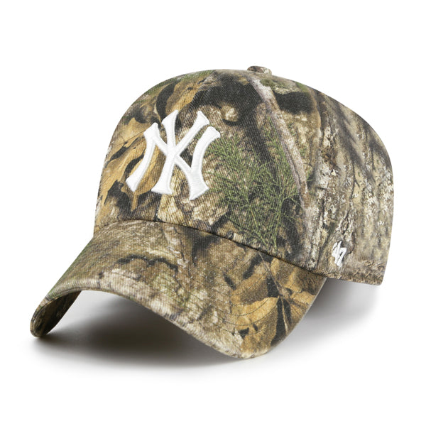 Pictured is this MLB New York Yankees Realtree ’47 CLEAN UP cap in beige/khaki. 1