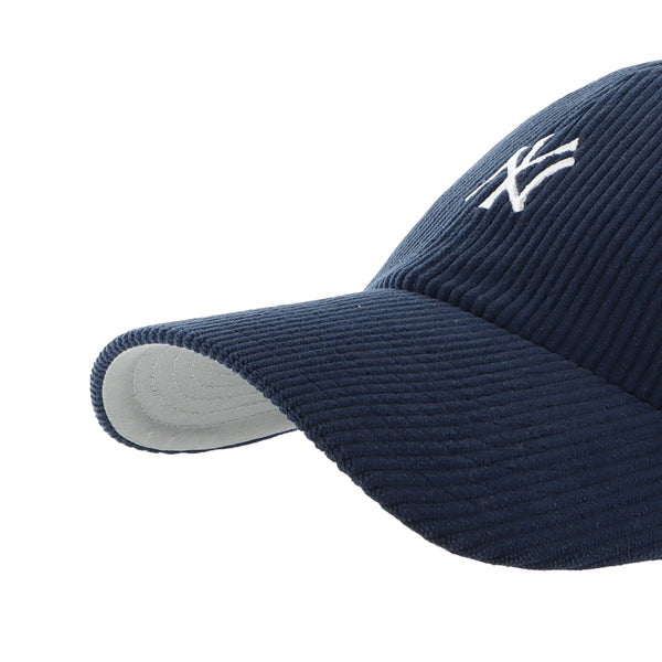 Pictured is this MLB New York Yankees Base Runner Cord ’47 CLEAN UP cap in navy. 3