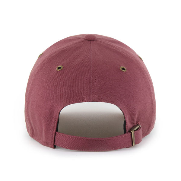 Pictured is this New Balance Script Suede ’47 CLEAN UP cap in red. 2