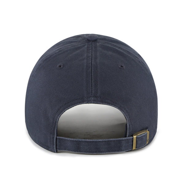 Pictured is this Dog Icon Chocolate Labrador Base Runner ’47 CLEAN UP cap in navy. 2