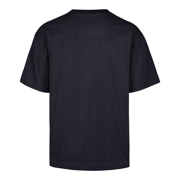 The model is wearing this MLB New York Yankees 96 ’47 Foundation T-Shirt in navy. 2