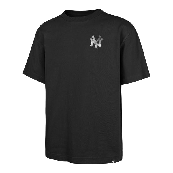The model is wearing this MLB New York Yankees Herbarium ’47 Foundation T-Shirt in black. 1