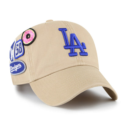 Pictured is this MLB Los Angeles Dodgers Badges '47 CLEAN UP cap in beige/khaki. 1