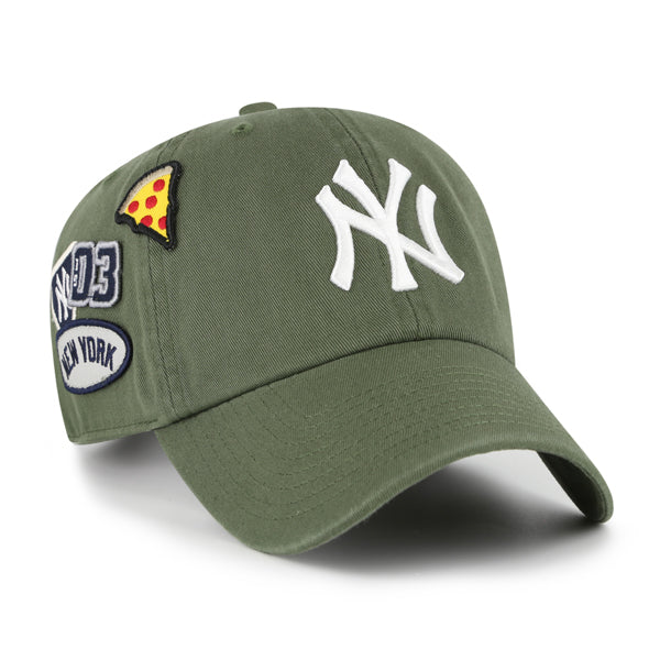 Pictured is this MLB New York Yankees Badges '47 CLEAN UP cap in medium brown. 1