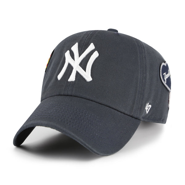 Pictured is this MLB New York Yankees Badges '47 CLEAN UP cap in navy. 2