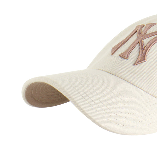 Pictured is this MLB New York Yankees Ballpark '47 CLEAN UP cap in natural. 3