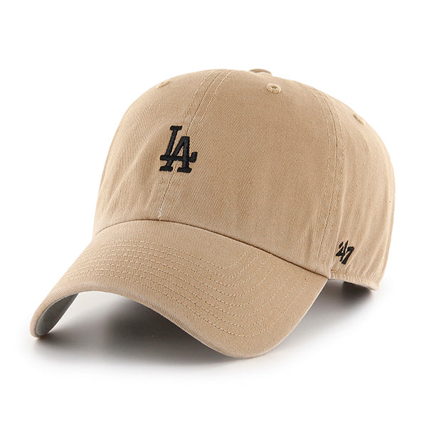 Pictured is this MLB Los Angeles Dodgers Base Runner '47 CLEAN UP cap in beige. 1