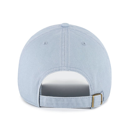 Pictured is this MLB New York Yankees Base Runner ’47 CLEAN UP cap in light blue. 2