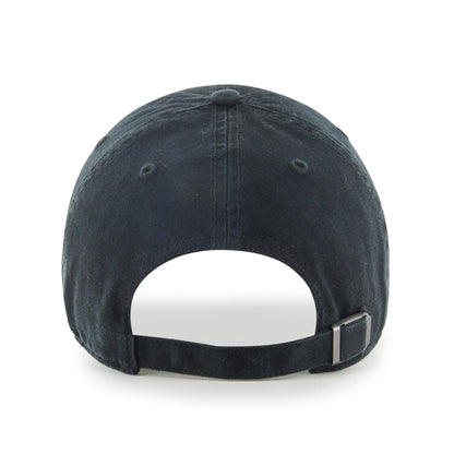 Pictured is this MLB New York Yankees Base Runner '47 CLEAN UP cap in black. 2