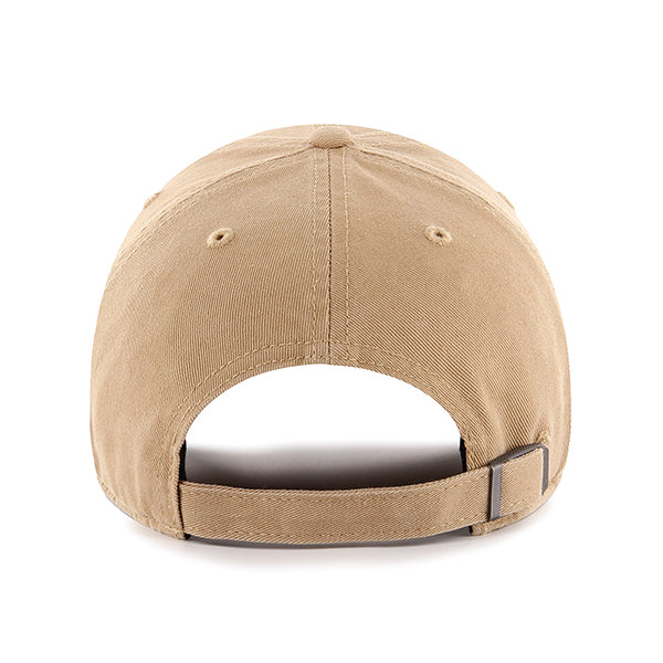 Pictured is this MLB New York Yankees Base Runner '47 CLEAN UP cap in beige. 2