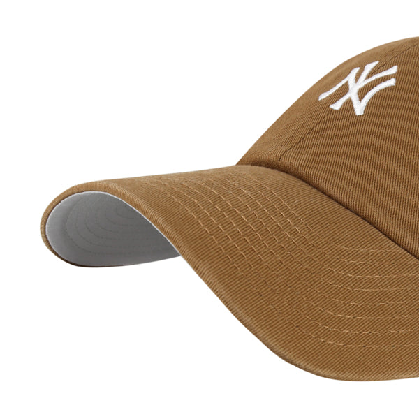 Pictured is this MLB New York Yankees Base Runner ’47 CLEAN UP cap in brown. 3