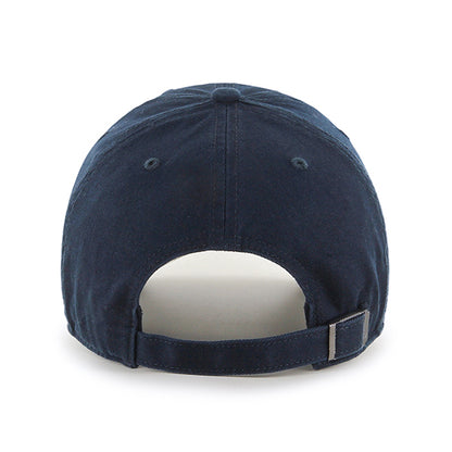 Pictured is this MLB New York Yankees Mini Logo Base Runner ’47 CLEAN UP cap in navy. 6