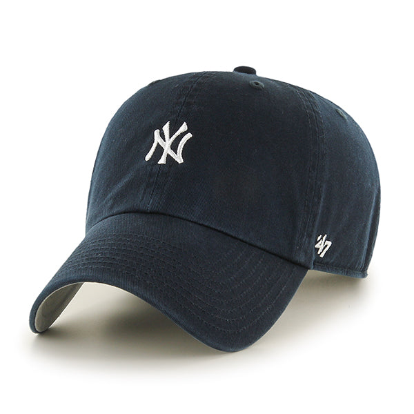 Pictured is this MLB New York Yankees Mini Logo Base Runner '47 CLEAN UP cap in navy. 1
